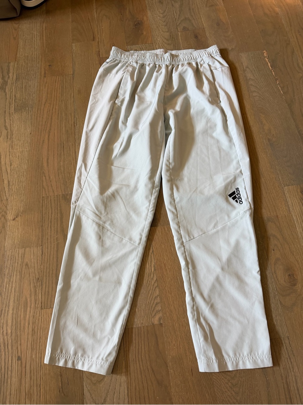 Adidas Men’s Woven Aeroready Athletic Lightweight Pants Grey Sz Large - Picture 2 of 6